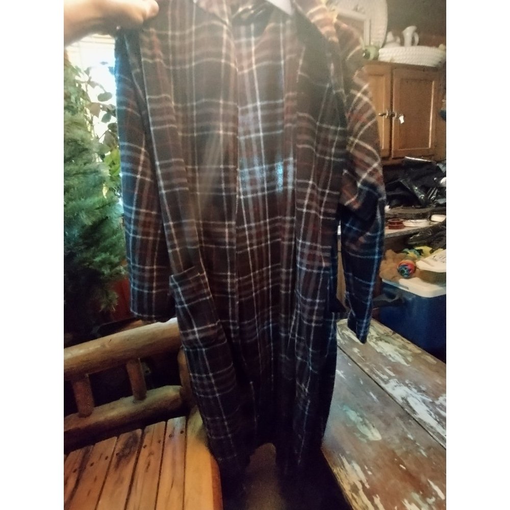 Plaid fruit of the loom bath robe